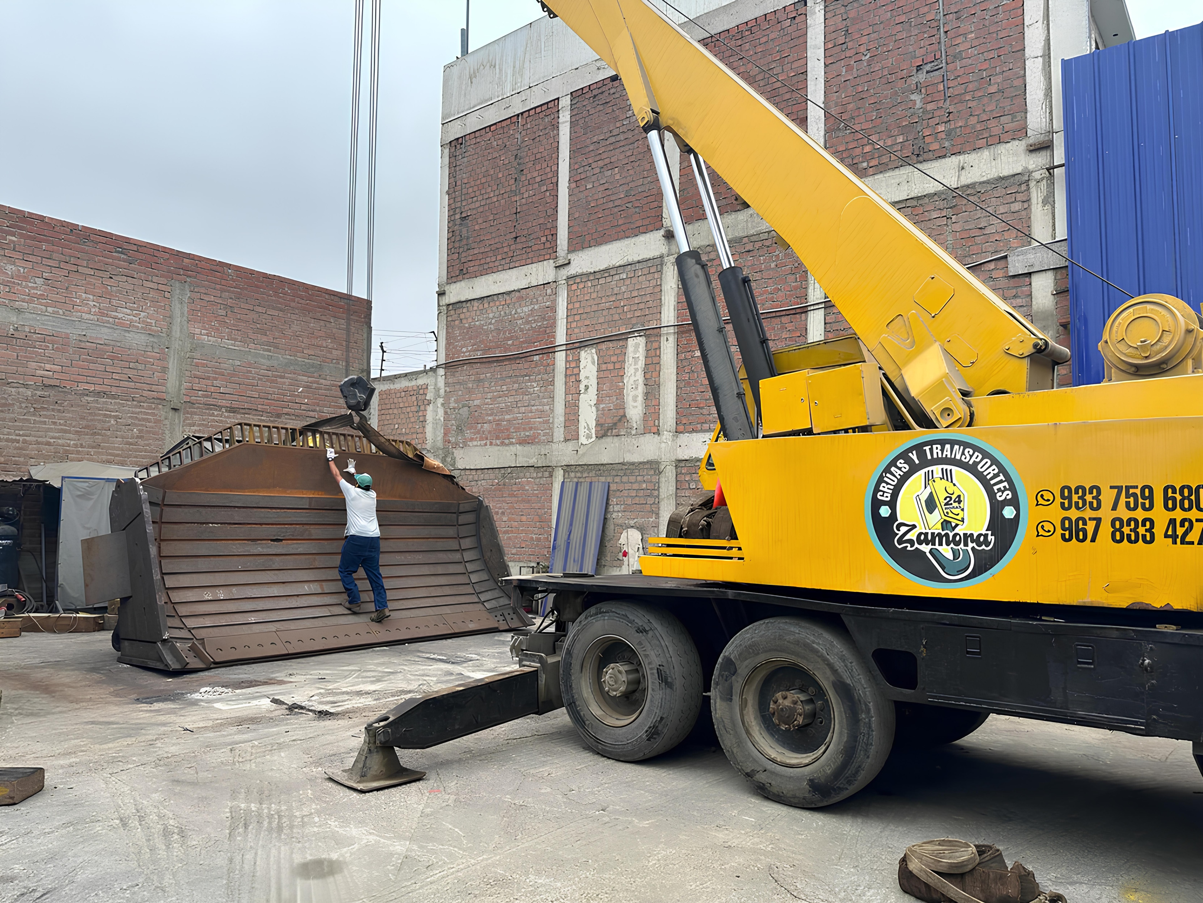 Armado de tolva de gran escala por MDN
